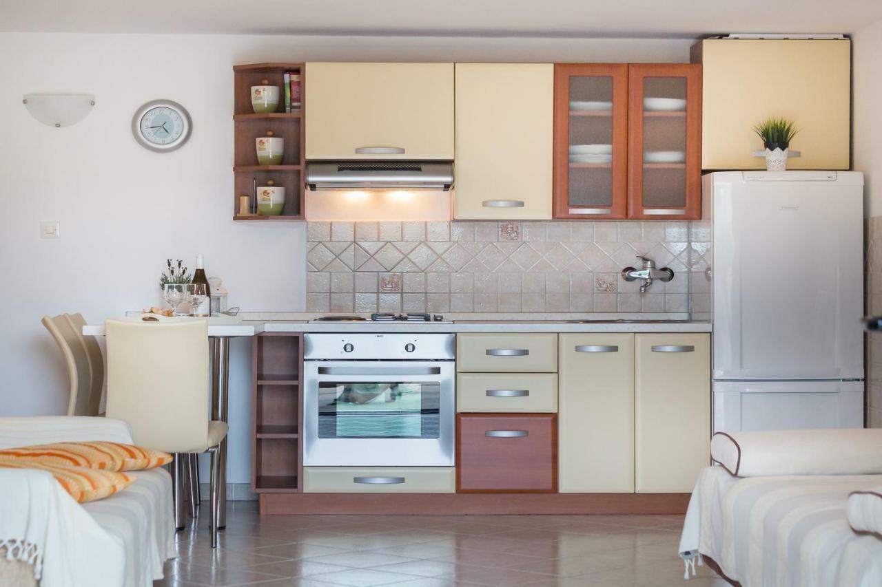 Beach Apartment M & B Poljana  Экстерьер фото