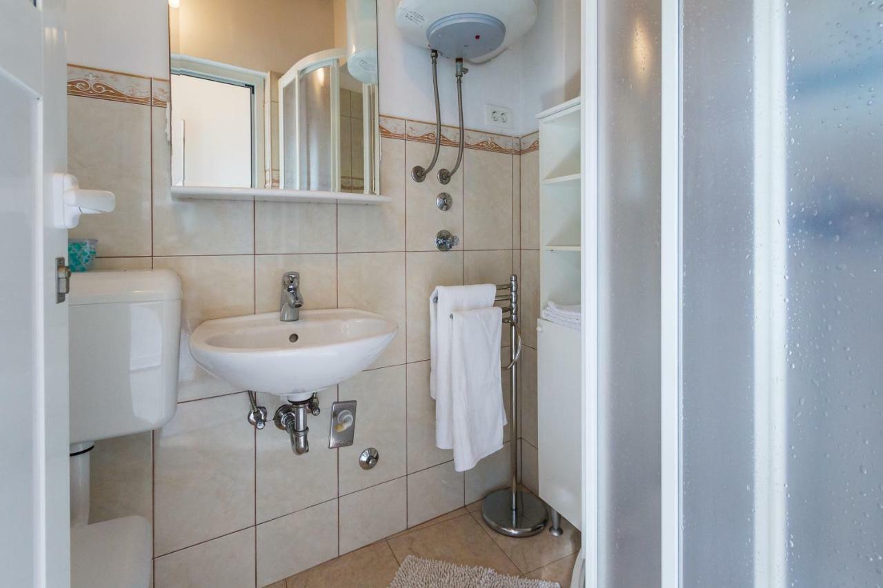 Beach Apartment M & B Poljana  Экстерьер фото