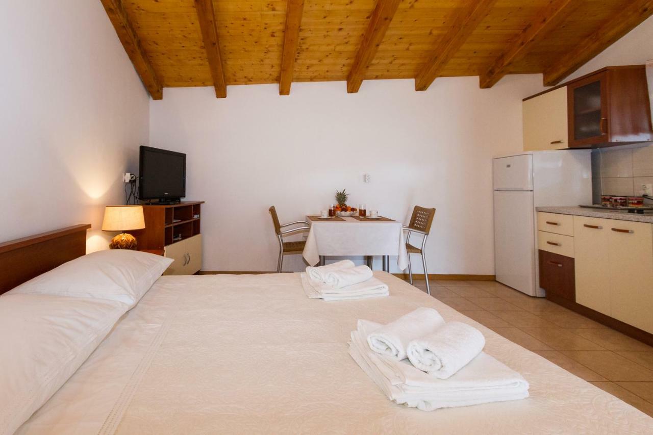 Beach Apartment M & B Poljana  Экстерьер фото